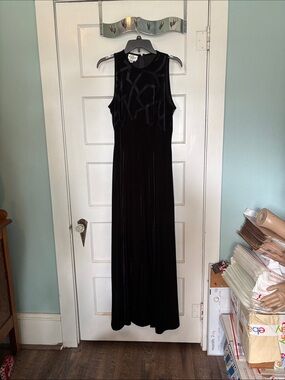 Reggio Velvet Sleeveless Black Maxi Dress Size 12